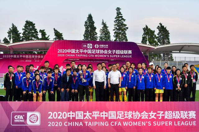 意媒：格罗索将基恩视为新赛季关键人物，已明确表达将其留队意愿
